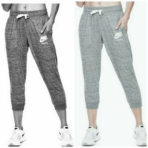 M Classic Nike Capri sweatpants. Soft, below knee